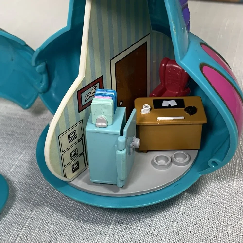 Trendmasters 1995 I Dream Of Jeannie Polly Pocket Lot Of Bottles And 3 Figures